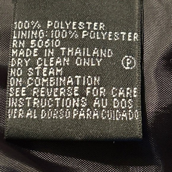 Kasper Vintage Black Blazer with‎ white trim around collar & cuffs, EUC size 2P. - Picture 6 of 7